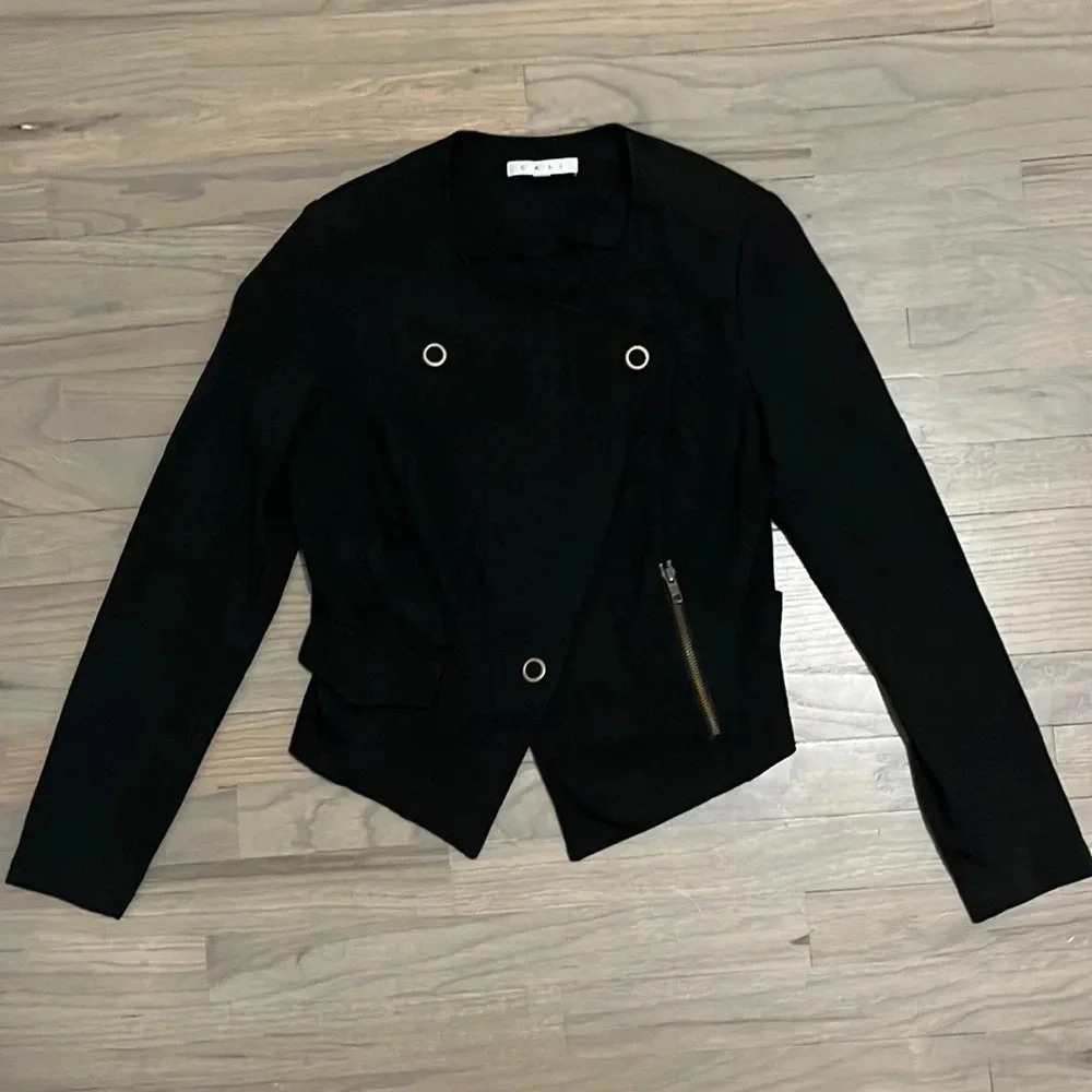 CABI Cropped Button Up Jacket. Shoulder pads. Black small